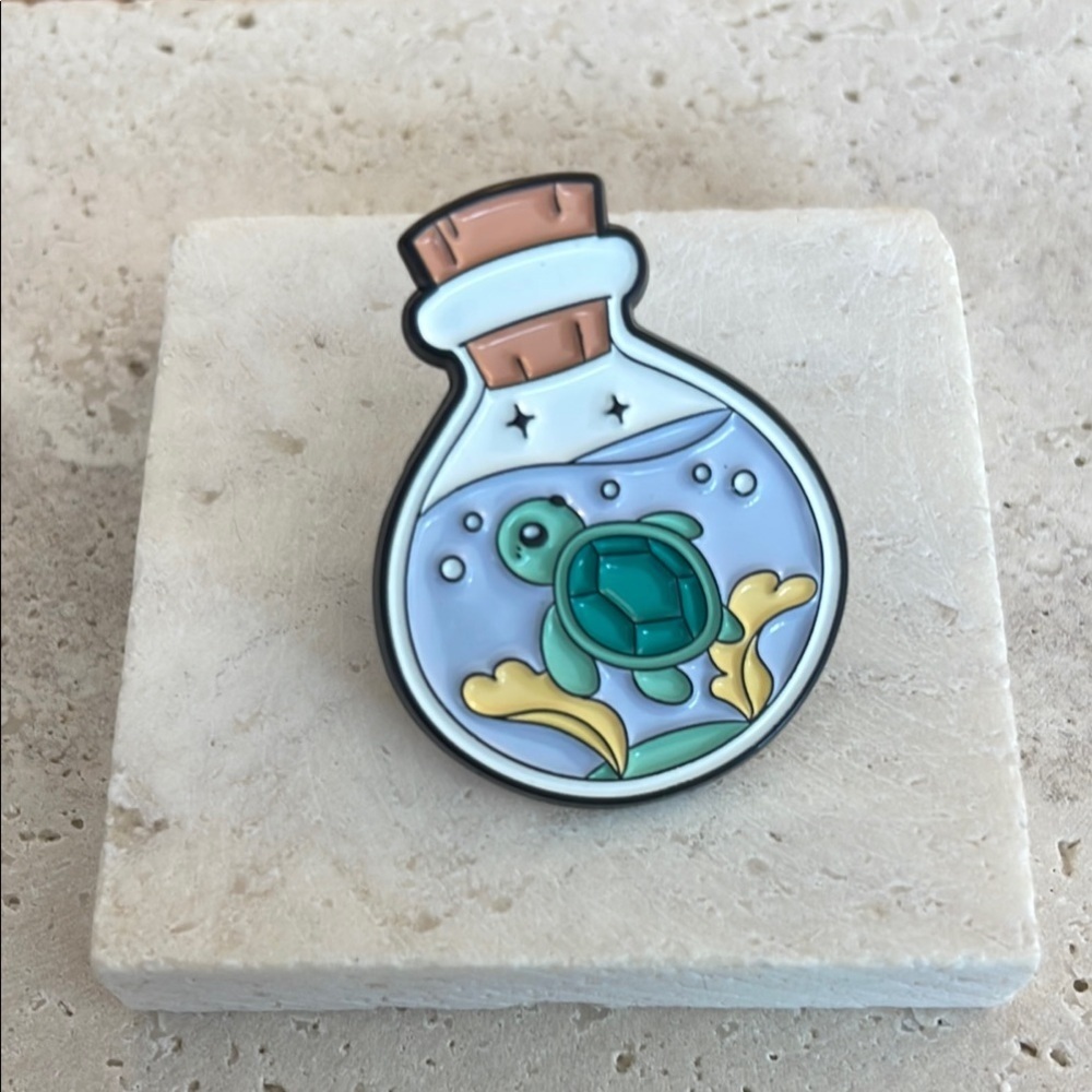 Urban Outfitters Turtle Brooch - Green and Blue